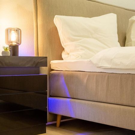 Massagesessel, King-Sized Bed, Billardtisch, 2 Couches Apartamento Berlim Exterior foto