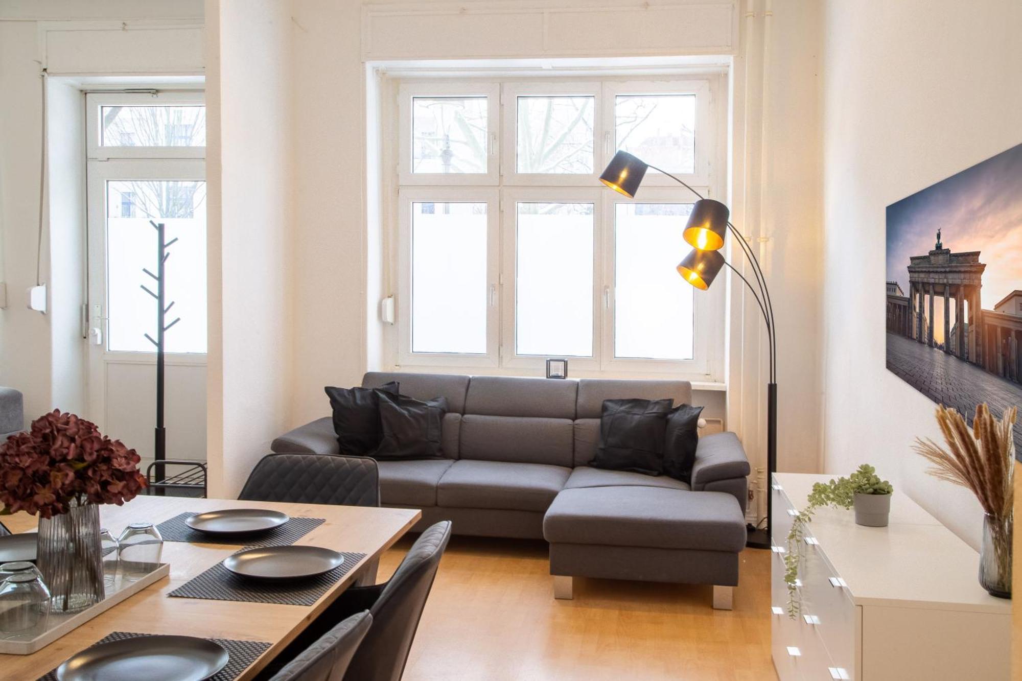 Massagesessel, King-Sized Bed, Billardtisch, 2 Couches Apartamento Berlim Exterior foto